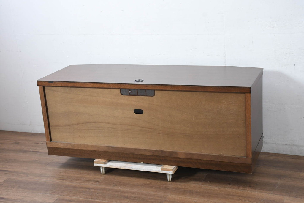 中古　美品　maruni(マルニ木工)　地中海ロイヤル(ROYAL)　クラシカルな雰囲気が魅力的なテレビ台(サイドボード、サイドキャビネット、リビングボード、ローボード、収納棚、戸棚)(R-083206)