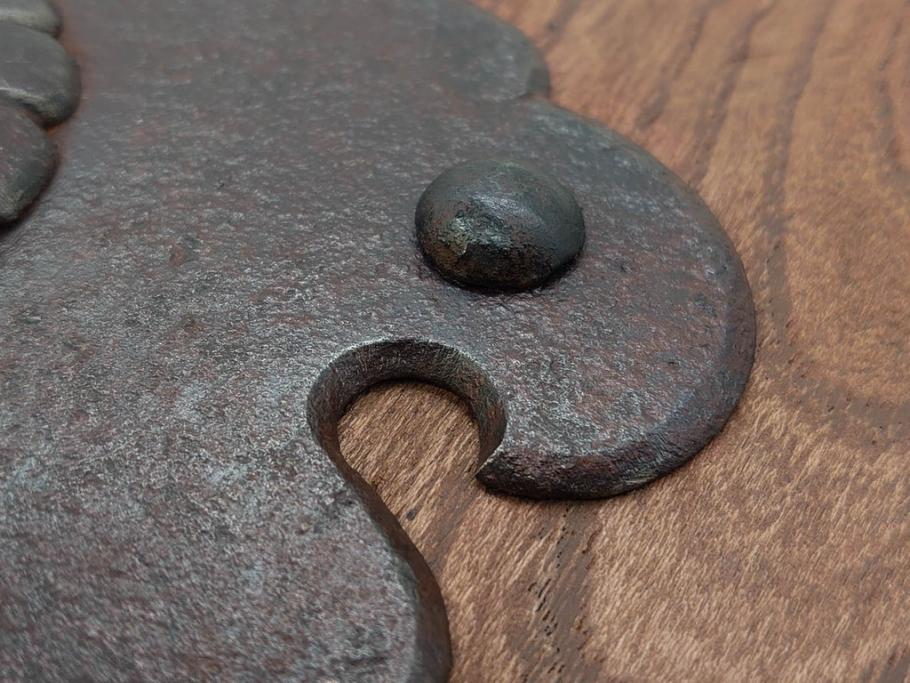 アンティーク雑貨　時代物ならではの味わいが魅力的な蔵戸の錠前金具(ディスプレイ雑貨、蔵戸パーツ)(R-081683)