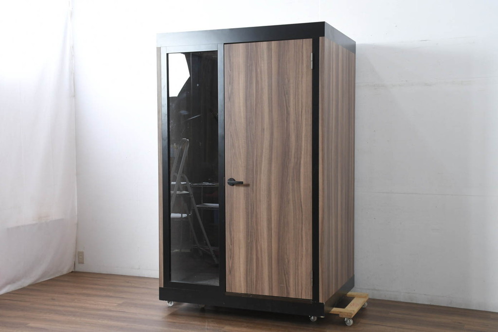 中古　美品　OHACO mini(オハコ ミニ)　集中力を高められる移動型ワークルーム(個室ブース、個別ブース、テレワークブース、在宅用、在宅ワーク用)(定価約65万円)(R-082613)