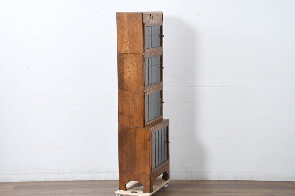 イギリスアンティーク　美品　Lloyd's Antiques(ロイズ・アンティークス)取り扱い　Minty OXFORD(ミンティ)　希少サイズ　オーク材　ステンドグラス入り　スタッキング風縦型ブックケース(本箱、本棚、戸棚、収納棚、書棚、飾り棚、店舗什器)(R-083190)