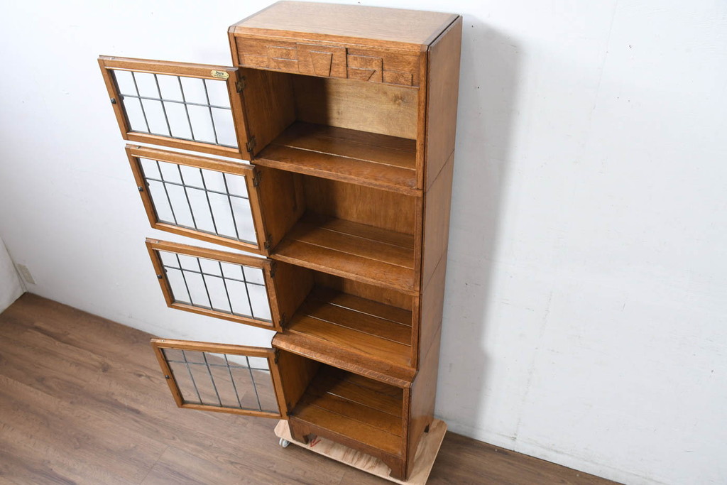 イギリスアンティーク　美品　Lloyd's Antiques(ロイズ・アンティークス)取り扱い　Minty OXFORD(ミンティ)　希少サイズ　オーク材　ステンドグラス入り　スタッキング風縦型ブックケース(本箱、本棚、戸棚、収納棚、書棚、飾り棚、店舗什器)(R-083190)