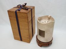 【骨董買取】青木木米(Aoki Mokubei)作　白泥　三峯炉　涼炉　煙座付(中国、煎茶道具、茶道具、三峰炉)を買取りました。
