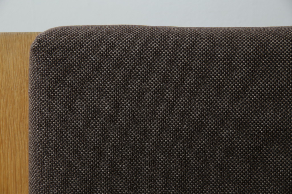 デンマークビンテージ　希少!!　Hans J Wegner(ハンス・J・ウェグナー)　GETAMA (ゲタマ)　1967年デザイン　オーク材　GE671　生産終了で入手困難な3人掛けソファ(3P、三人掛け、3シーター、トリプルソファ、北欧、ヴィンテージ)(R-075933)