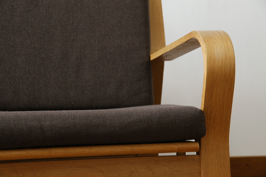 デンマークビンテージ　希少!!　Hans J Wegner(ハンス・J・ウェグナー)　GETAMA (ゲタマ)　1967年デザイン　オーク材　GE671　生産終了で入手困難な3人掛けソファ(3P、三人掛け、3シーター、トリプルソファ、北欧、ヴィンテージ)(R-075933)