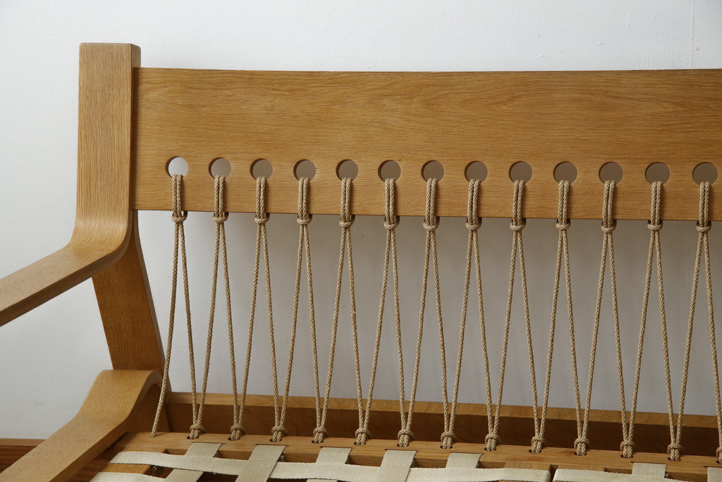 デンマークビンテージ　希少!!　Hans J Wegner(ハンス・J・ウェグナー)　GETAMA (ゲタマ)　1967年デザイン　オーク材　GE671　生産終了で入手困難な3人掛けソファ(3P、三人掛け、3シーター、トリプルソファ、北欧、ヴィンテージ)(R-075933)
