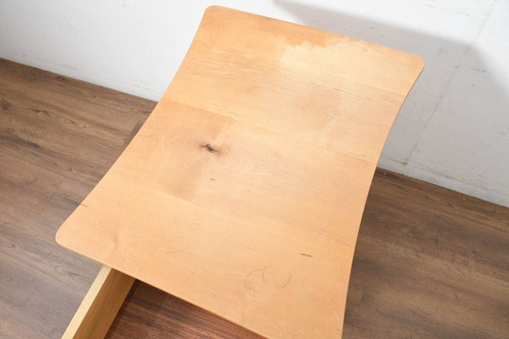 中古　家具工房　BritCraft(ブリットクラフト)　ハードメープル材　丸みをおびたデザインのかわいらしいワゴン(脇机、サイドチェスト、ナイトテーブル、袖机、引き出し)(R-082729)