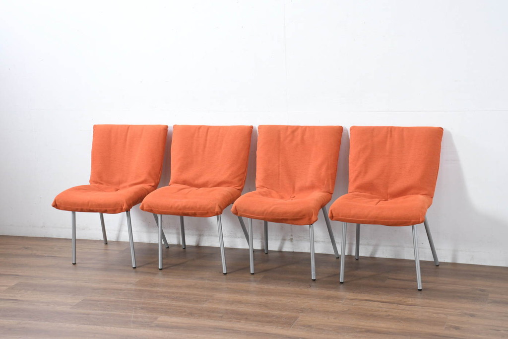中古　美品　ligne roset(リーンロゼ)　ROSET CALIN(ロゼカラン)　鮮やかカラーで空間を明るくするダイニングチェア4脚セット(椅子、イス、バラ売り可能)(定価約52万円)(R-083209)