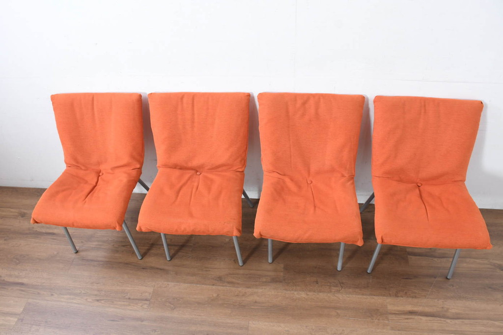 中古　美品　ligne roset(リーンロゼ)　ROSET CALIN(ロゼカラン)　鮮やかカラーで空間を明るくするダイニングチェア4脚セット(椅子、イス、バラ売り可能)(定価約52万円)(R-083209)