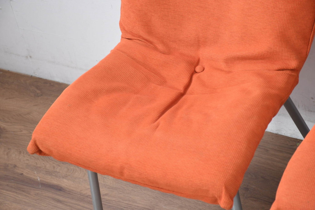 中古　美品　ligne roset(リーンロゼ)　ROSET CALIN(ロゼカラン)　鮮やかカラーで空間を明るくするダイニングチェア4脚セット(椅子、イス、バラ売り可能)(定価約52万円)(R-083209)