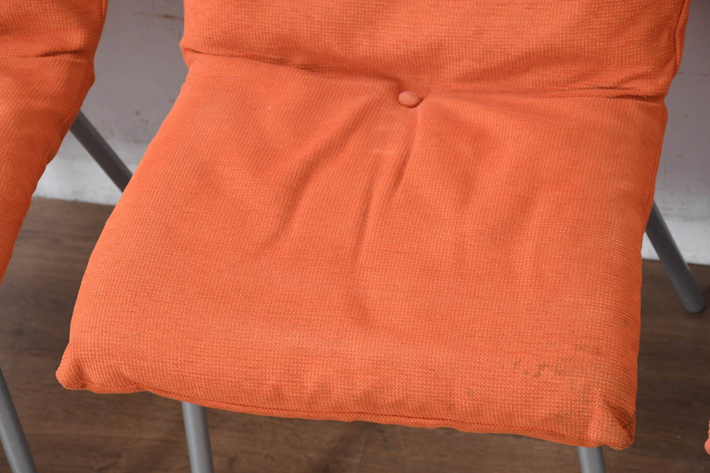 中古　美品　ligne roset(リーンロゼ)　ROSET CALIN(ロゼカラン)　鮮やかカラーで空間を明るくするダイニングチェア4脚セット(椅子、イス、バラ売り可能)(定価約52万円)(R-083209)