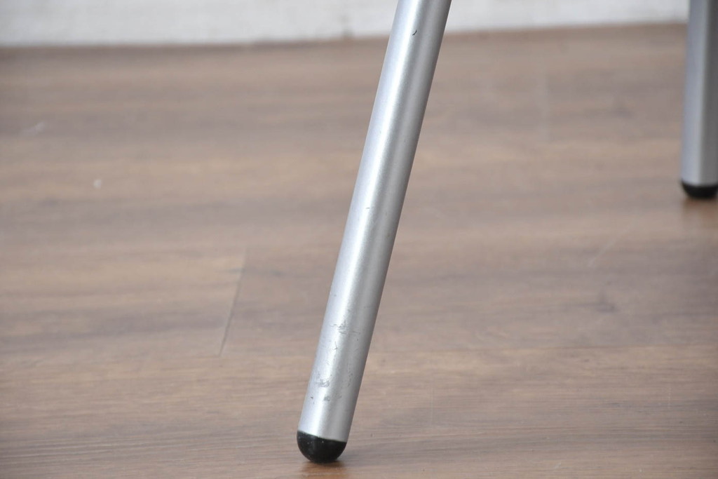 中古　美品　ligne roset(リーンロゼ)　ROSET CALIN(ロゼカラン)　鮮やかカラーで空間を明るくするダイニングチェア4脚セット(椅子、イス、バラ売り可能)(定価約52万円)(R-083209)