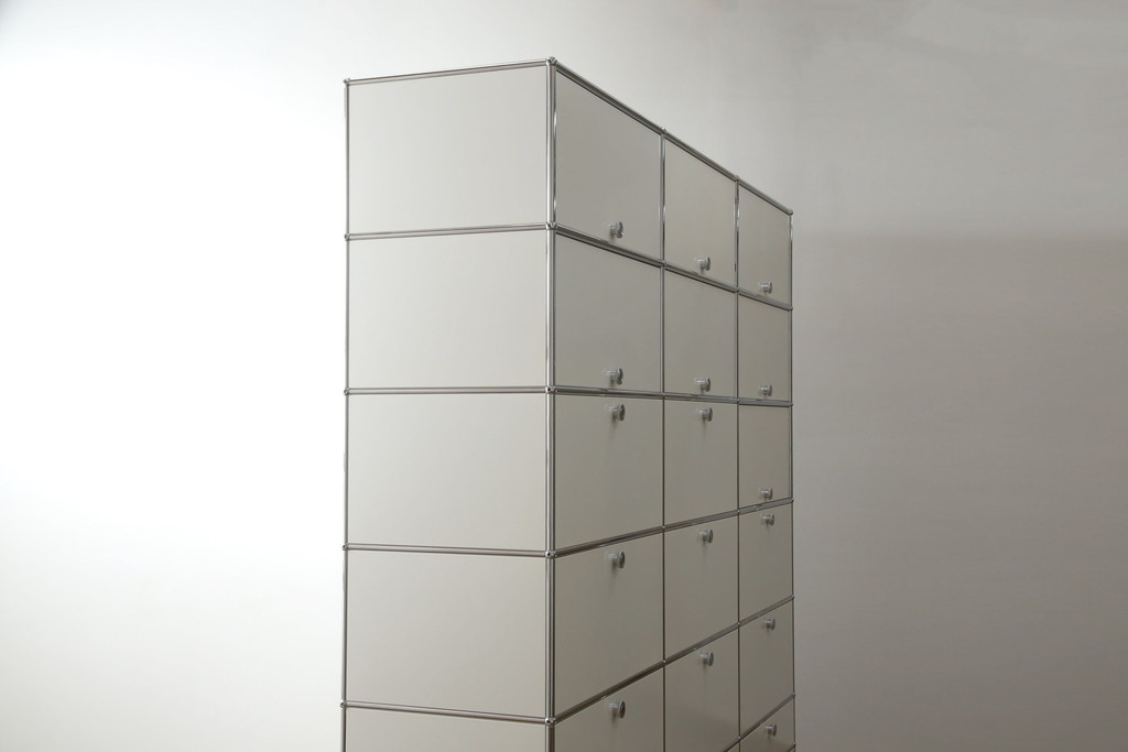 中古　USMハラー(USM Haller)　3列7段(3×7)　美しくシンプルなデザインが目を引く鉄製収納棚(戸棚、キャビネット)(定価約186万円)(R-078810)