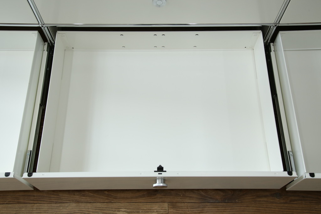 中古　USMハラー(USM Haller)　3列7段(3×7)　美しくシンプルなデザインが目を引く鉄製収納棚(戸棚、キャビネット)(定価約186万円)(R-078810)