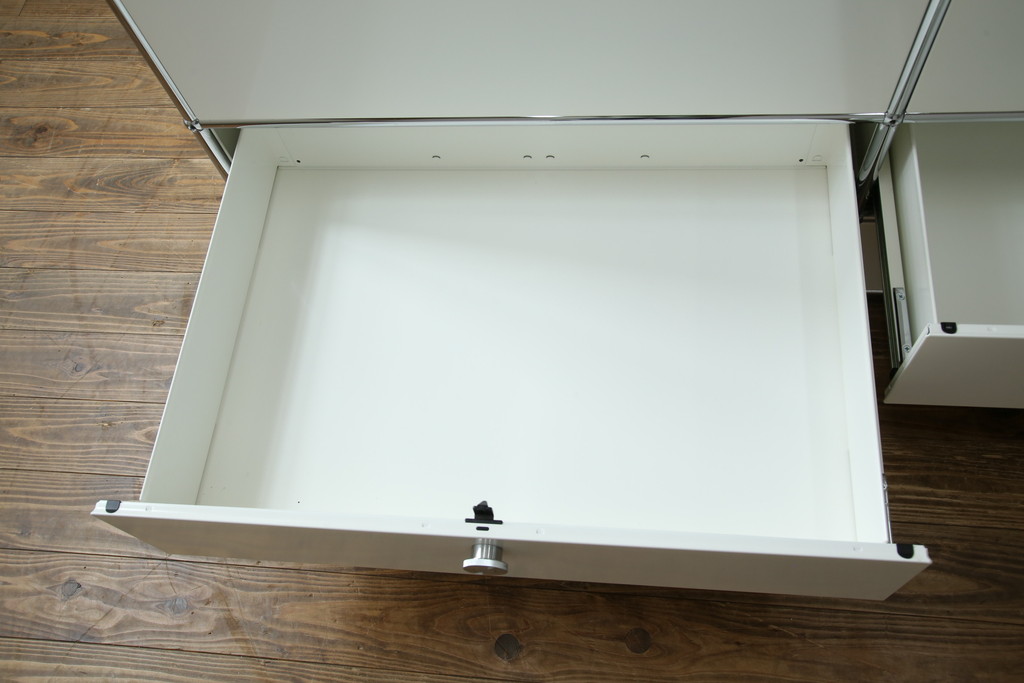 中古　USMハラー(USM Haller)　3列7段(3×7)　美しくシンプルなデザインが目を引く鉄製収納棚(戸棚、キャビネット)(定価約186万円)(R-078810)