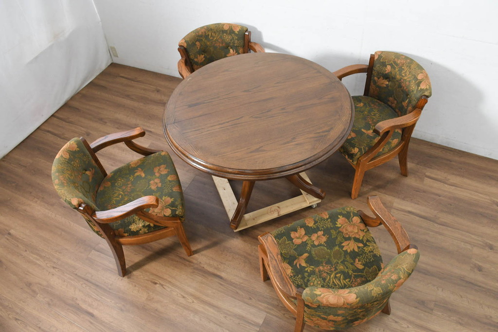 中古　美品　三越家具(現カントリーハウス)　Brugge(ブルージュ)　クラシカルな佇まいが魅力の伸長式ラウンドテーブル(ダイニングテーブル、エクステンションテーブル、丸テーブル、4人掛け、2人掛け、4人用、2人用、食卓)(定価約28万円)(R-082742)