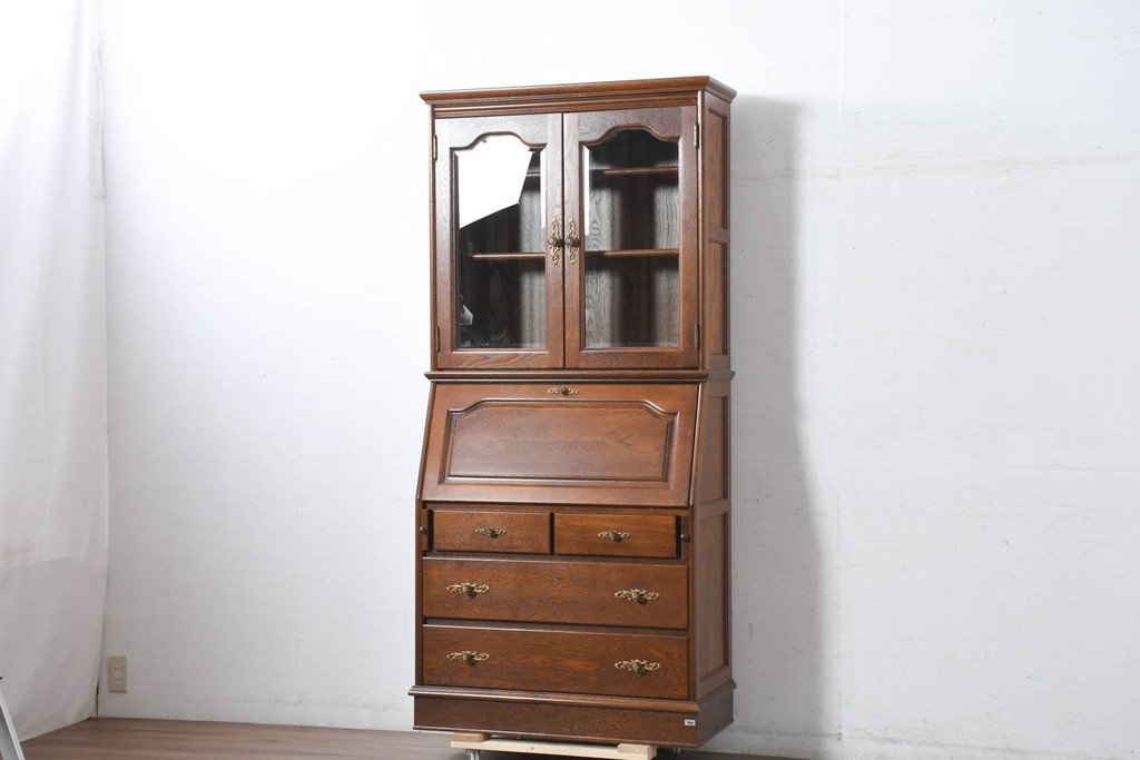 中古　美品!!　北海道旭川 近藤工芸　Solid Furniture OAK (ソリッドファニチャー オーク)　オーク材　クラシカルで上品な佇まいのビューローブックケース(ライティングビューロー、簿記机、本箱、本棚、飾り棚、収納棚、戸棚、ワークデスク、在宅用、在宅ワーク用)(R-082612)