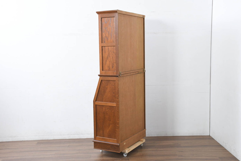 中古　美品!!　北海道旭川 近藤工芸　Solid Furniture OAK (ソリッドファニチャー オーク)　オーク材　クラシカルで上品な佇まいのビューローブックケース(ライティングビューロー、簿記机、本箱、本棚、飾り棚、収納棚、戸棚、ワークデスク、在宅用、在宅ワーク用)(R-082612)