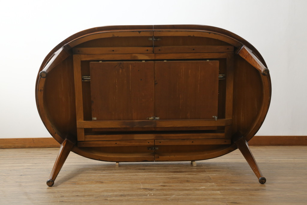 中古　美品　サァラ麻布　すっきりとした佇まいで取り入れやすいダイニングテーブル(エクステンションテーブル、4人掛け、6人掛け)(定価約100万円)(R-054310)