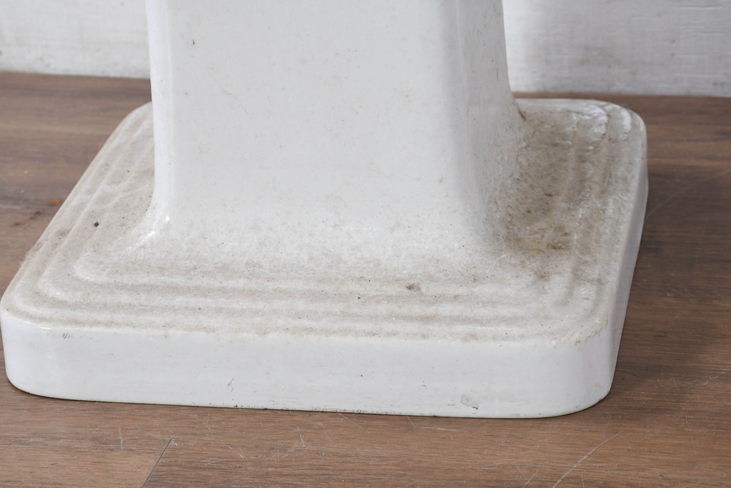 和製ビンテージ　希少!!　東洋陶器　TOTO　ヨーロピアン　クラシックな美しさと空間の開放感が魅力のペデスタルシンク(洗面台、流し、手洗いスタンド、ウォッシュスタンド、店舗什器)(R-081099)
