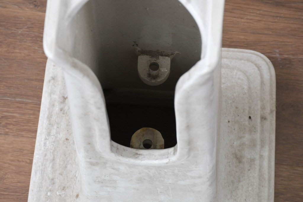 和製ビンテージ　希少!!　東洋陶器　TOTO　ヨーロピアン　クラシックな美しさと空間の開放感が魅力のペデスタルシンク(洗面台、流し、手洗いスタンド、ウォッシュスタンド、店舗什器)(R-081099)
