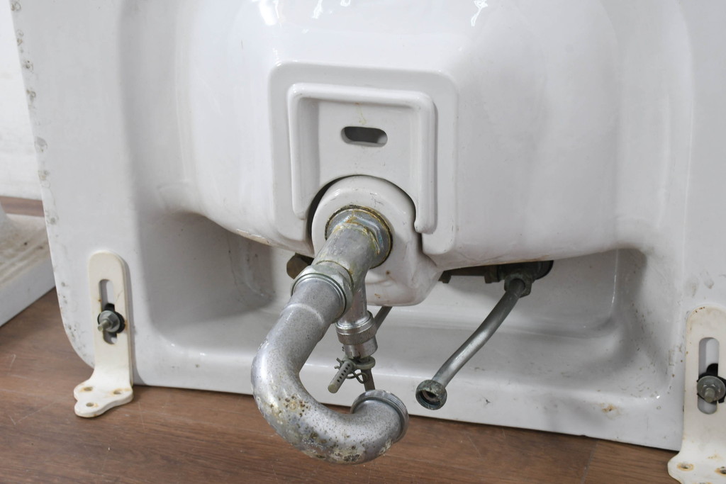 和製ビンテージ　希少!!　東洋陶器　TOTO　ヨーロピアン　クラシックな美しさと空間の開放感が魅力のペデスタルシンク(洗面台、流し、手洗いスタンド、ウォッシュスタンド、店舗什器)(R-081099)