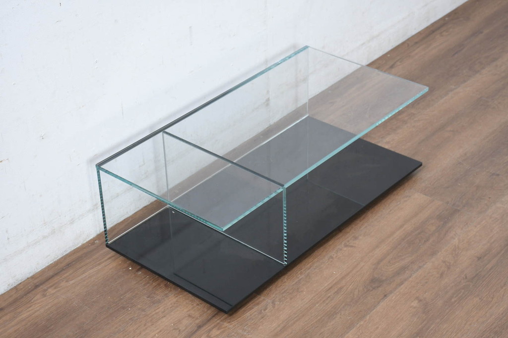 中古　美品　Cassina(カッシーナ)　269MEX(メックス)　機能性と美しさを兼ね備えたローテーブル(センターテーブル、リビングテーブル、スクエアタイプ、ガラステーブル、Gテーブル)(現行定価約28万円)(R-082604)