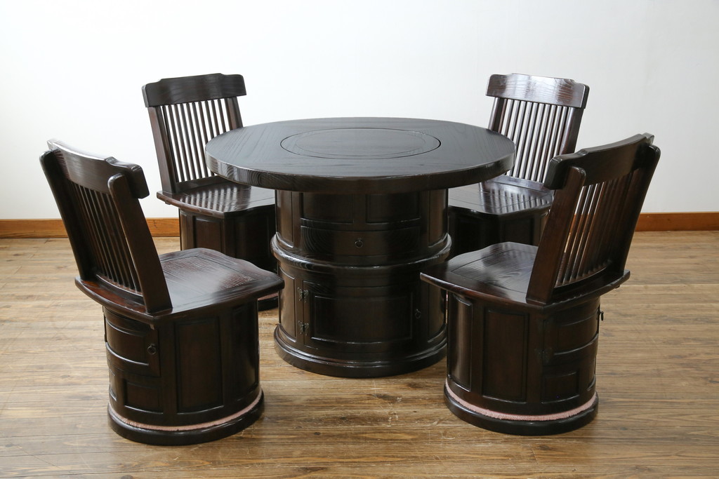 中古　美品　広島県　博永家具　漆塗り　便利な収納付き!!シックな色合いと和モダンデザインが魅力的な囲炉裏テーブルセット(ダイニングテーブル、ラウンドテーブル、4人掛け、4P、ダイニングチェア、板座チェア、椅子、イス、いす、食卓、木製火鉢)(定価約130万円)(R-062789)