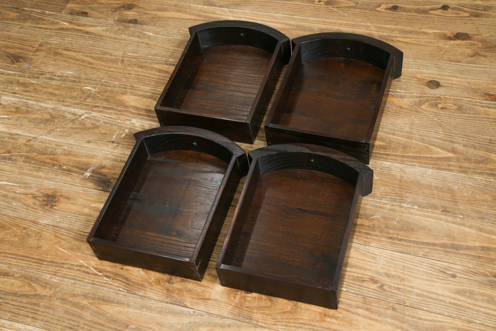 中古　美品　広島県　博永家具　漆塗り　便利な収納付き!!シックな色合いと和モダンデザインが魅力的な囲炉裏テーブルセット(ダイニングテーブル、ラウンドテーブル、4人掛け、4P、ダイニングチェア、板座チェア、椅子、イス、いす、食卓、木製火鉢)(定価約130万円)(R-062789)