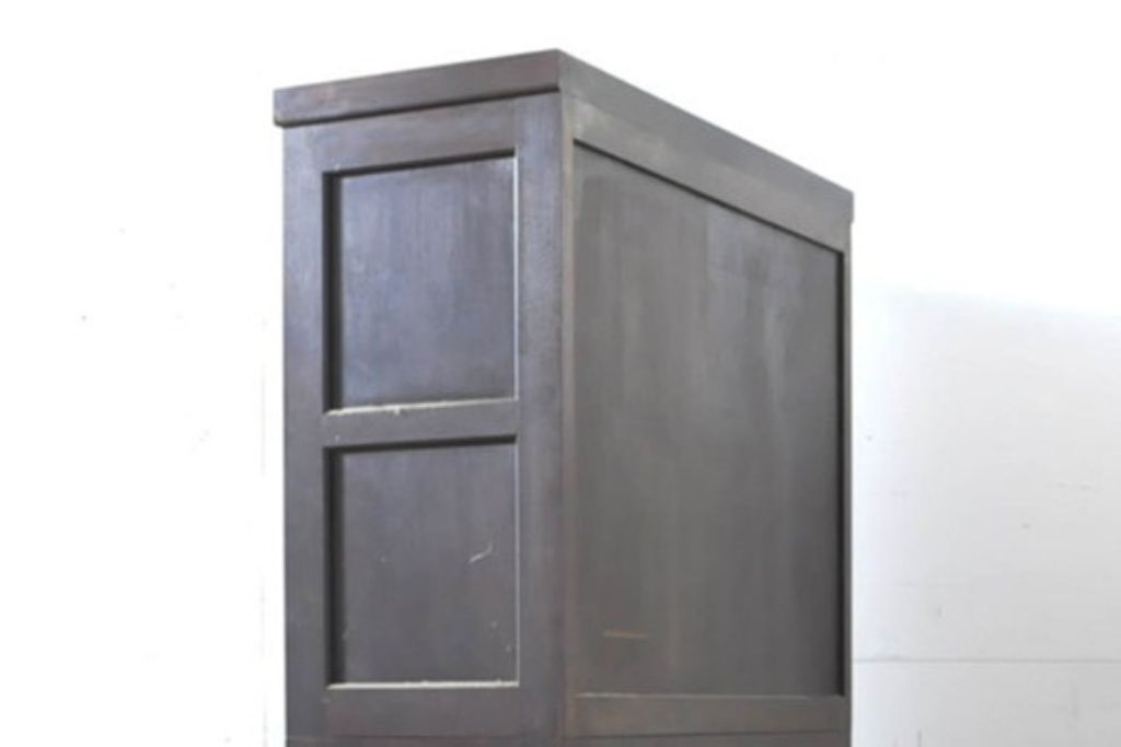 中古　松本民芸家具　G-1型面取食器棚　脚(台輪)付きリメイク　落ち着きのある洗練された佇まいが魅力のサイドキャビネット(カップボード、収納棚、戸棚、キャビネット、本箱)(R-083698)