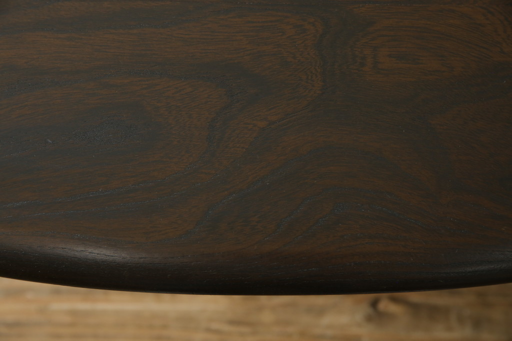 イギリスビンテージ　希少モデル　ERCOL(アーコール)　クラシカルな雰囲気漂うオーバル型ローテーブル(リビングテーブル、センターテーブル、楕円、英国、ヴィンテージ)(R-069048)