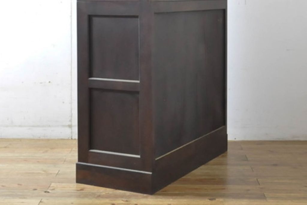 中古　松本民芸家具　G-1型面取食器棚　天板リメイク　落ち着きのある洗練された佇まいが魅力のサイドキャビネット(カップボード、収納棚、戸棚、キャビネット、本箱)(R-083699)