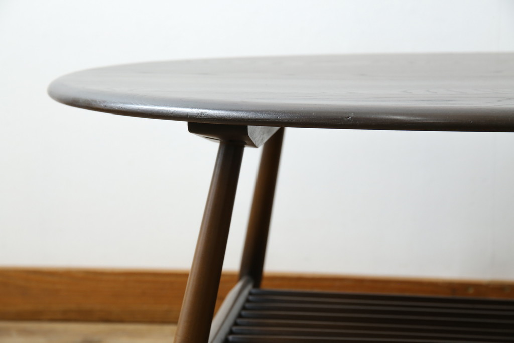 イギリスビンテージ　希少モデル　ERCOL(アーコール)　クラシカルな雰囲気漂うオーバル型ローテーブル(リビングテーブル、センターテーブル、楕円、英国、ヴィンテージ)(R-069048)