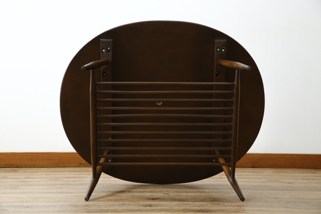イギリスビンテージ　希少モデル　ERCOL(アーコール)　クラシカルな雰囲気漂うオーバル型ローテーブル(リビングテーブル、センターテーブル、楕円、英国、ヴィンテージ)(R-069048)