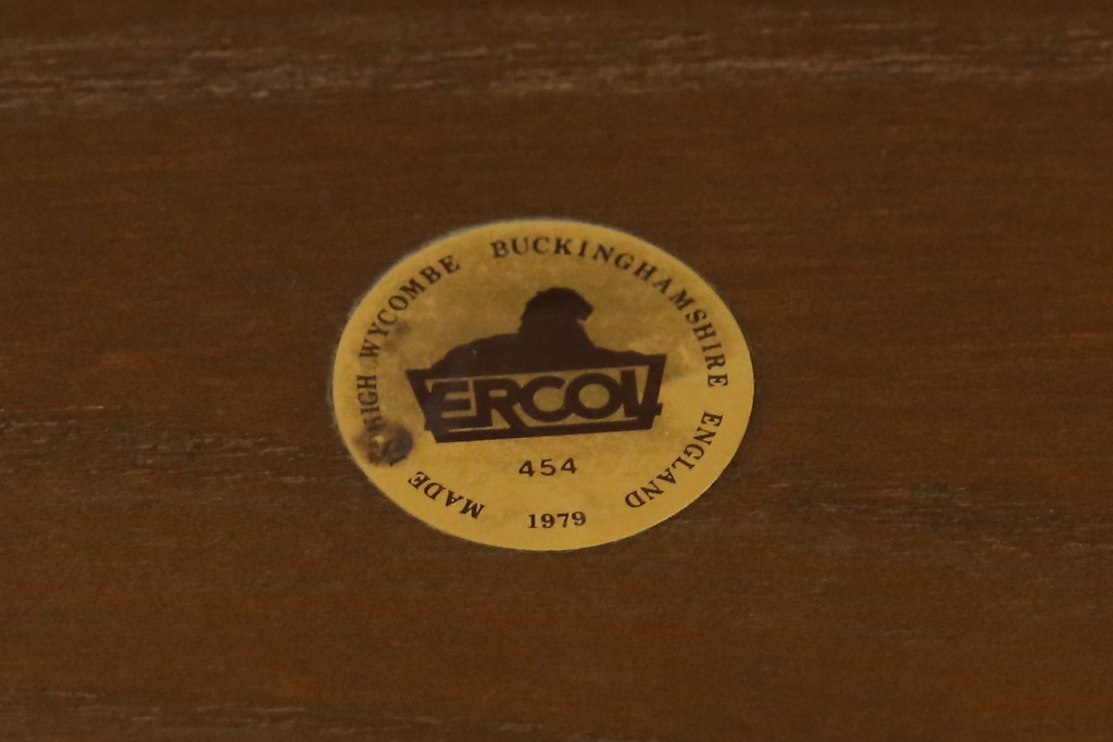 イギリスビンテージ　希少モデル　ERCOL(アーコール)　クラシカルな雰囲気漂うオーバル型ローテーブル(リビングテーブル、センターテーブル、楕円、英国、ヴィンテージ)(R-069048)