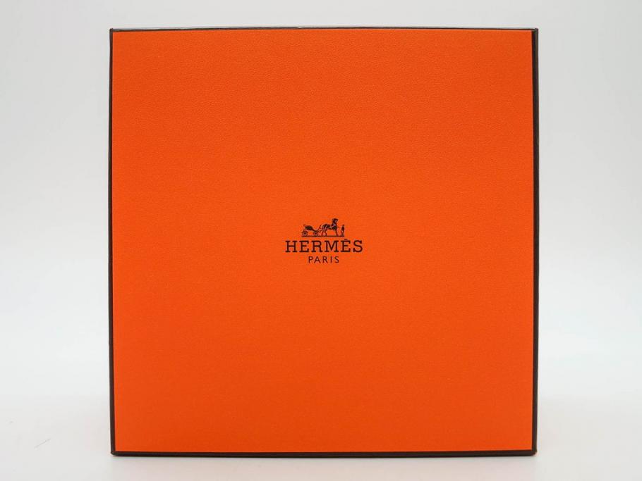 フランス　HERMES(エルメス)　リズム　洗練されたデザインが魅力のコーヒーカップ&ソーサー2客セット(C&S、金彩、碗皿、洋食器、共箱付)(R-083283)