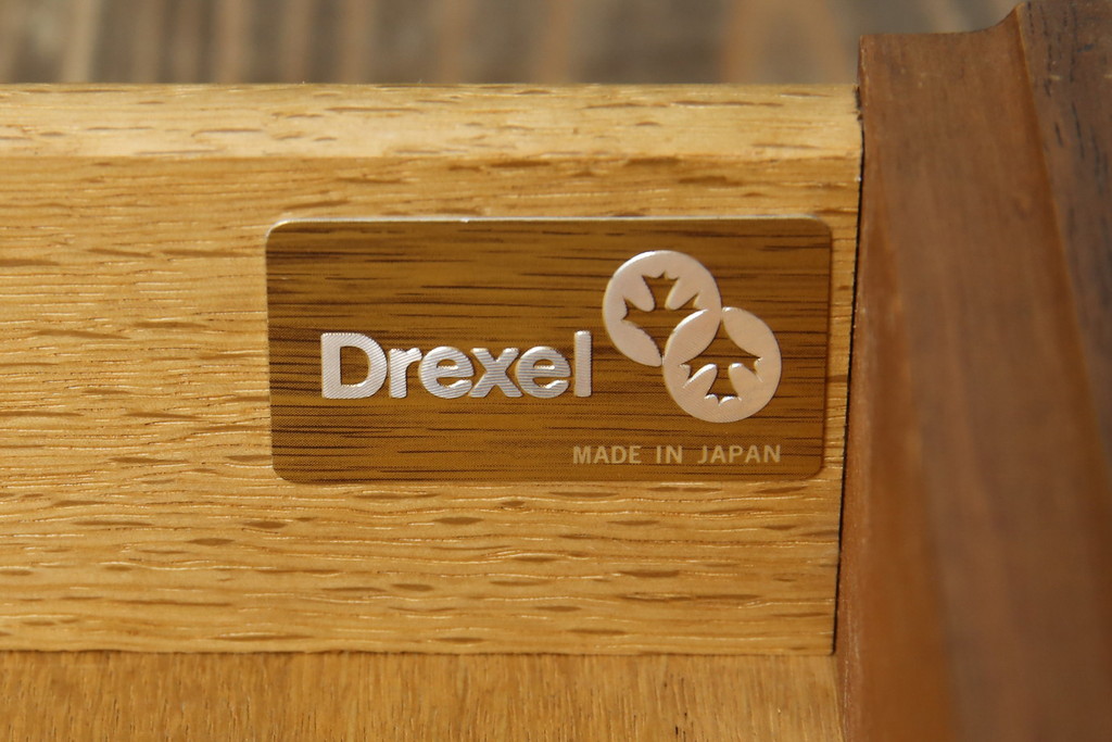 中古　DREXEL HERITAGE(ドレクセルヘリテイジ)　Triune(トライユン)　気品を感じるエレガントなサイドテーブル(電話台、飾り台、ナイトテーブル、コンソールテーブル)(R-081288)