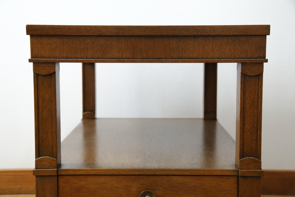 中古　DREXEL HERITAGE(ドレクセルヘリテイジ)　Triune(トライユン)　気品を感じるエレガントなサイドテーブル(電話台、飾り台、ナイトテーブル、コンソールテーブル)(R-081287)