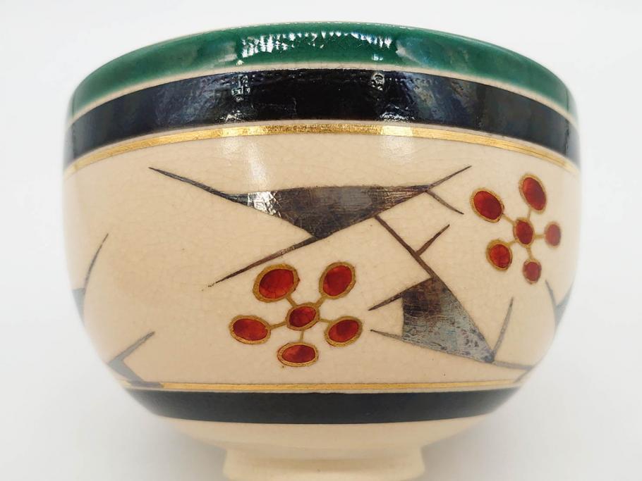 十六代 永楽善五郎　色絵　早春　茶道具　約12cm　4寸　静謐な美しさを感じさせる茶碗(梅、金彩、抹茶碗、茶器、茶陶、裏印、和食器、共箱付、四寸)(R-083284)