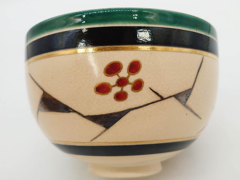 十六代 永楽善五郎　色絵　早春　茶道具　約12cm　4寸　静謐な美しさを感じさせる茶碗(梅、金彩、抹茶碗、茶器、茶陶、裏印、和食器、共箱付、四寸)(R-083284)