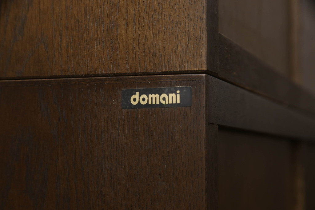 中古　カリモク　domani(ドマーニ)　Morganton(モーガントン)　品のある佇まいが魅力的なキャビネット(本棚、本箱、食器棚、飾り棚、収納棚)(定価約65万円)(R-061244)