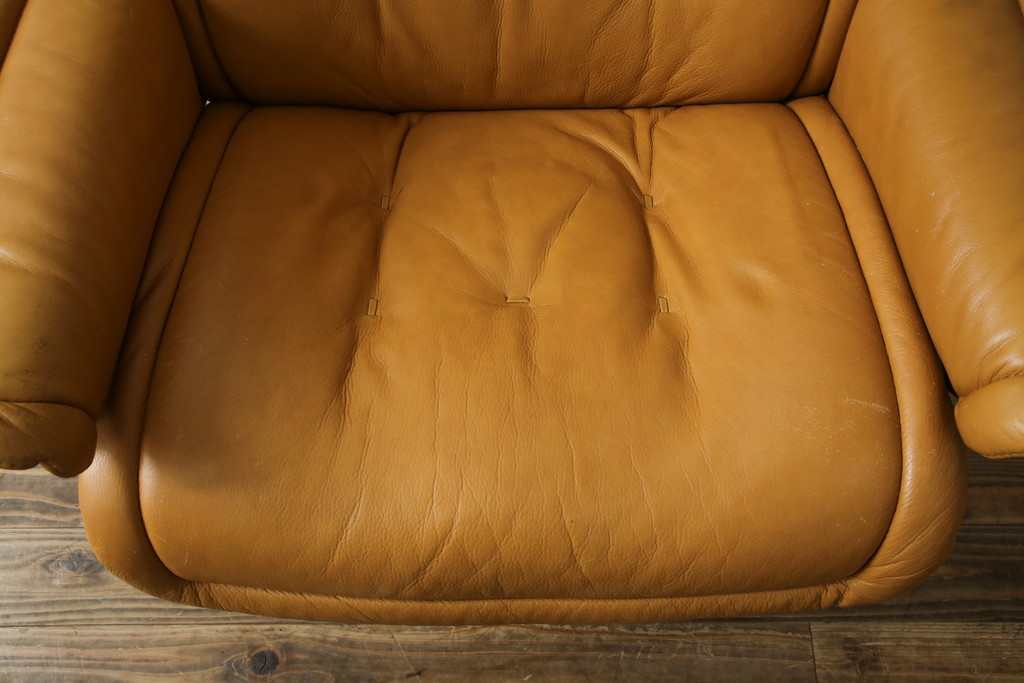 中古　EKORNES(エコーネス)　ロイヤルシリーズ　本革(レザー)　極上のくつろぎの時間を演出するストレスレスチェア+オットマンのセット(クラシックベース、アームチェア、リクライニングチェア、椅子、イス、1人掛けソファ、1Pソファ、フットスツール、北欧)(定価約46万円)(R-083308)