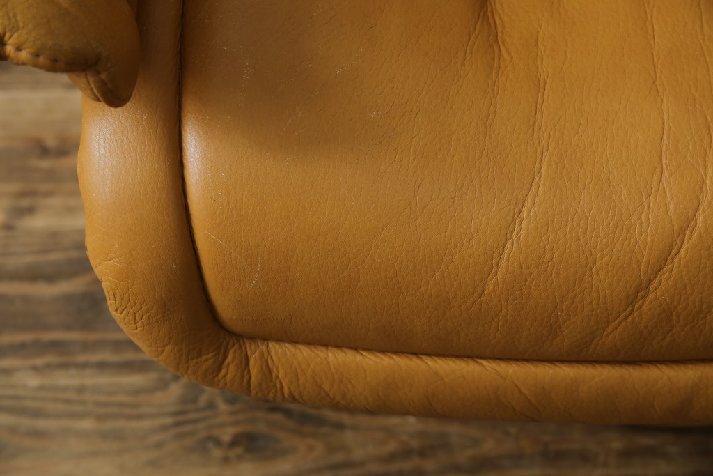 中古　EKORNES(エコーネス)　ロイヤルシリーズ　本革(レザー)　極上のくつろぎの時間を演出するストレスレスチェア+オットマンのセット(クラシックベース、アームチェア、リクライニングチェア、椅子、イス、1人掛けソファ、1Pソファ、フットスツール、北欧)(定価約46万円)(R-083308)