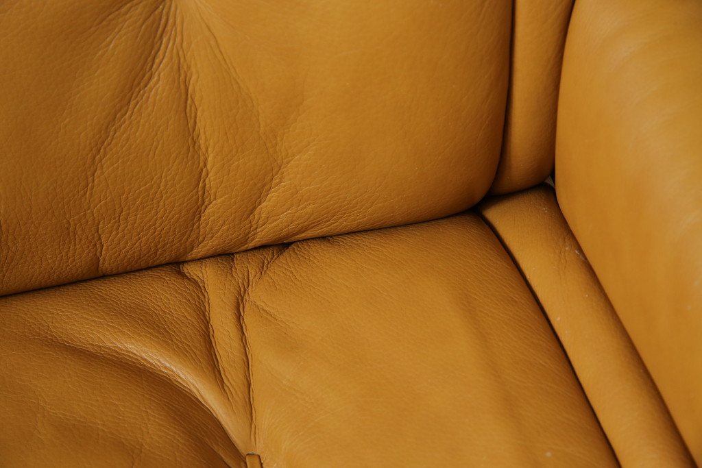 中古　EKORNES(エコーネス)　ロイヤルシリーズ　本革(レザー)　極上のくつろぎの時間を演出するストレスレスチェア+オットマンのセット(クラシックベース、アームチェア、リクライニングチェア、椅子、イス、1人掛けソファ、1Pソファ、フットスツール、北欧)(定価約46万円)(R-083308)