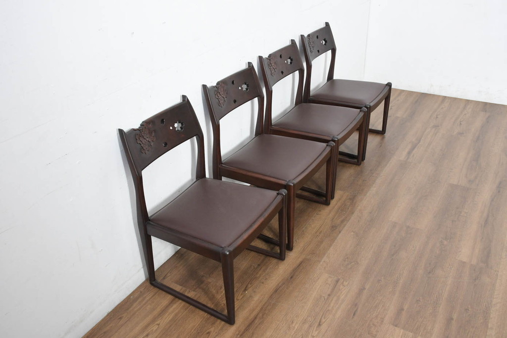 中古　超美品　元祖軽井沢彫　大坂屋家具店　繊細な桜の彫りが見事なKチェア4脚セット(軽井沢彫り、ダイニングチェア、椅子、イス、透かし彫り、バラ売り可能)(定価4脚で約100万円)(R-082597)