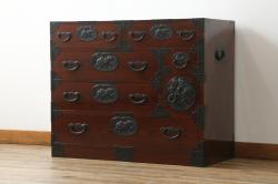 和製ビンテージ　三方欅(ケヤキ)材　唐獅子金具　木地呂塗り　力強い木目と迫力ある唐獅子が目を引く仙台民芸箪笥(仙台箪笥、収納箪笥、和タンス、引き出し、ヴィンテージ)(R-058520)