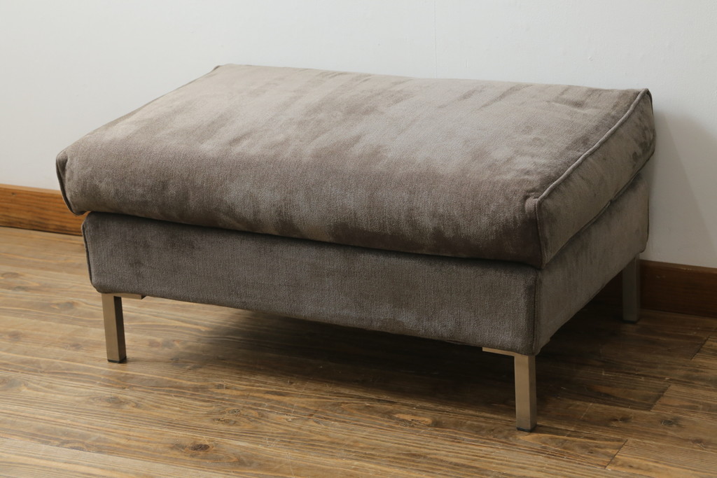 中古　2020年購入　ACTUS(アクタス)取扱い　eilersen(アイラーセン) GROUP-E MELLOW(メロー)　ストリームラインソファ(STREAMLINE SOFA)　シンプルモダンな佇まいが魅力のヘッドレスト付き2人掛けソファとオットマンのセット(二人掛け、2P、フットスツール、北欧)(定価約68万円)(R-074560)