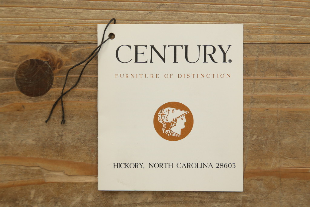 中古　美品!!　アメリカ最高級家具　センチュリー社(CENTURY)　クラシカルなデザインが高級感漂うサイドボード(チェスト、洋服タンス、収納箪笥、引き出し)(定価約130万円)(R-074146)