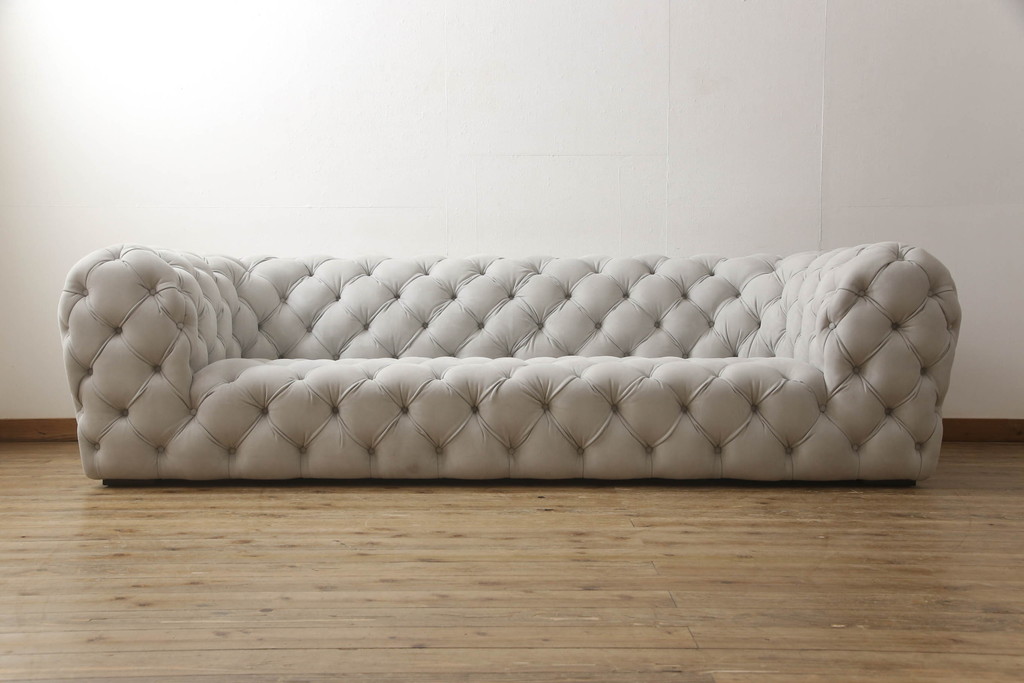 中古　3か月の短期使用　baxter(バクスター)　パオラ・ナヴォーネ(PAOLA NAVONE)デザイン　チェスタームーンソファ(CHESTER MOON SOFA)　洗練されたエレガントなデザインが魅力の2人掛けソファ(二人掛け、2P)(定価約446万円)(R-068552)