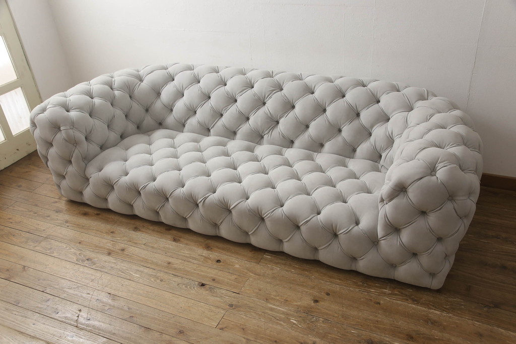 中古　3か月の短期使用　baxter(バクスター)　パオラ・ナヴォーネ(PAOLA NAVONE)デザイン　チェスタームーンソファ(CHESTER MOON SOFA)　洗練されたエレガントなデザインが魅力の2人掛けソファ(二人掛け、2P)(定価約446万円)(R-068552)