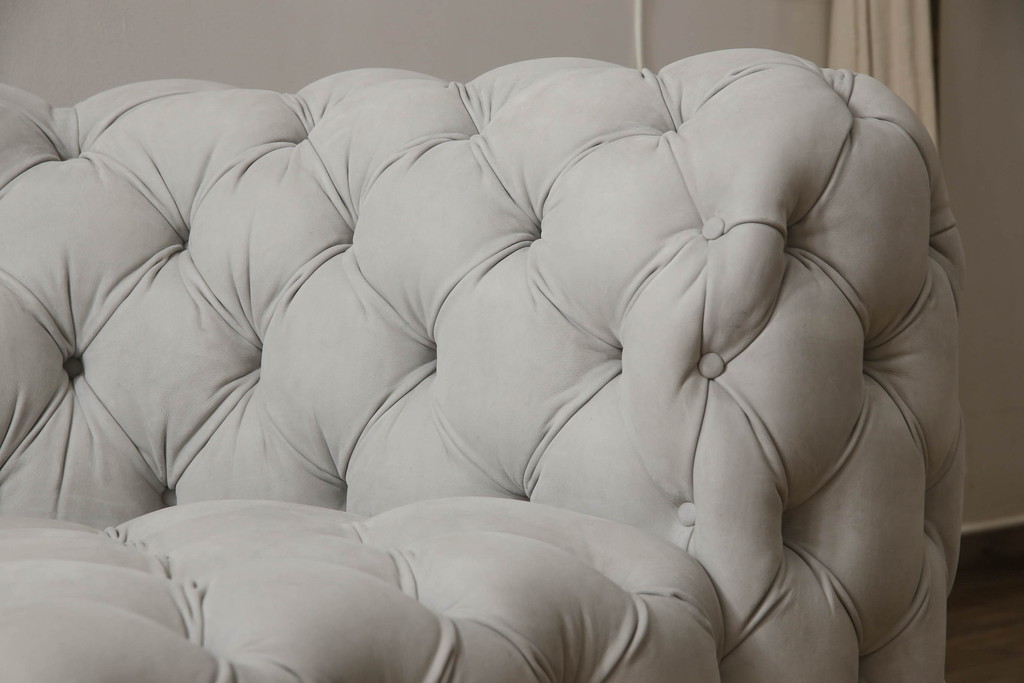 中古　3か月の短期使用　baxter(バクスター)　パオラ・ナヴォーネ(PAOLA NAVONE)デザイン　チェスタームーンソファ(CHESTER MOON SOFA)　洗練されたエレガントなデザインが魅力の2人掛けソファ(二人掛け、2P)(定価約446万円)(R-068552)